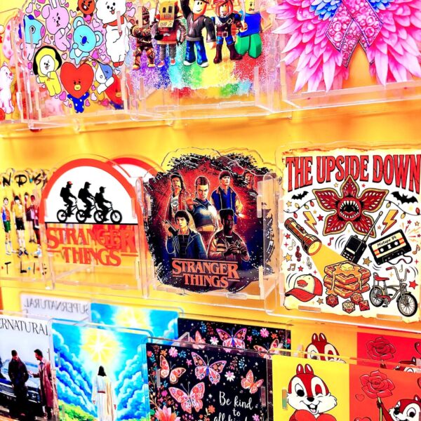 Wholesale Cute cartoon 10cm acrylic pen holder/pencil case/stationery organizer.