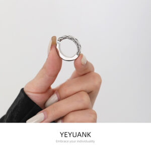 O1CN01stzm0P2KdErgU6io2_2208490579579-0-cib Wholesale Fashion Commuter All-match Personalized Simple Cool Index Finger Ring