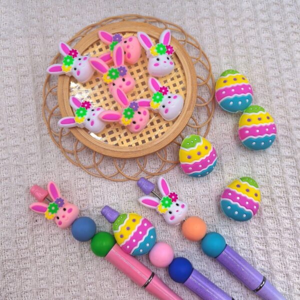 Wholesale Random Easter colored cartoon 3D Focal Beads