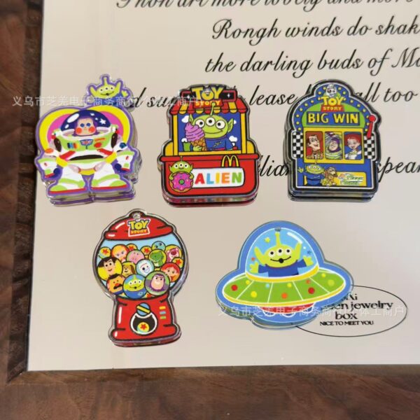 Wholesale 10pcs relief cartoon toy hanging hole acrylic beads