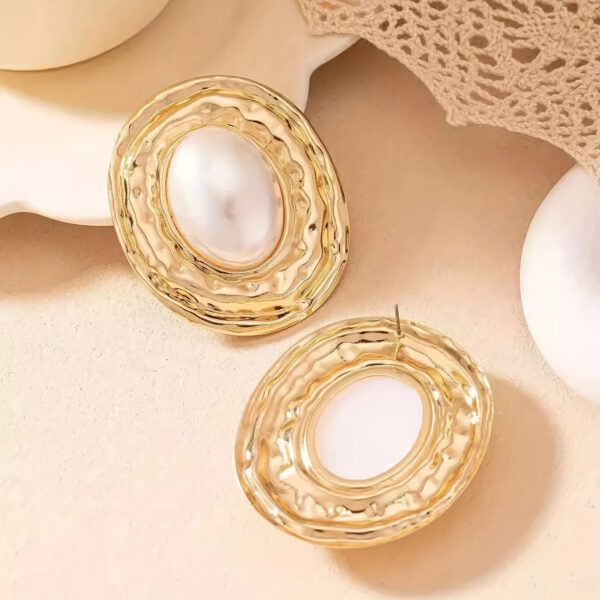Wholesale Geometric Circle Golden Pearl Vintage Earrings