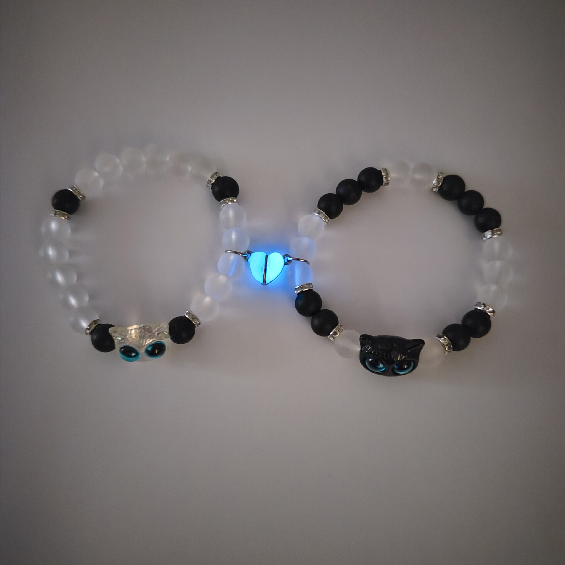Wholesale Beaded Bracelet Cute Cat Two-pack Love Magnetic Luminous Cole Bracelet