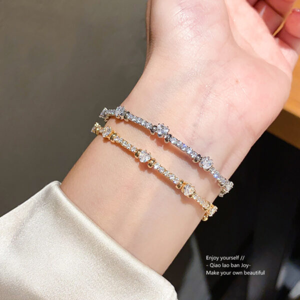 Wholesale Heart shaped inlaid sparkling zircon bracelet