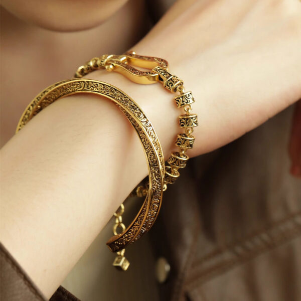 Wholesale Vintage U-shaped Tang Grass Horseshoe Bracelet