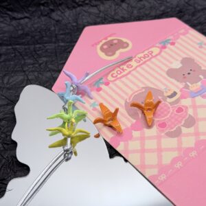 orange color / 21.3*14.6mm, hole approximately 2.2mm.