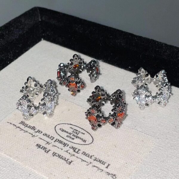 Wholesale Gothic style full of blooming iris cross ear clip