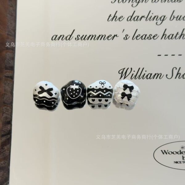 Wholesale 10pcs silk black and white egg flower relief acrylic beads