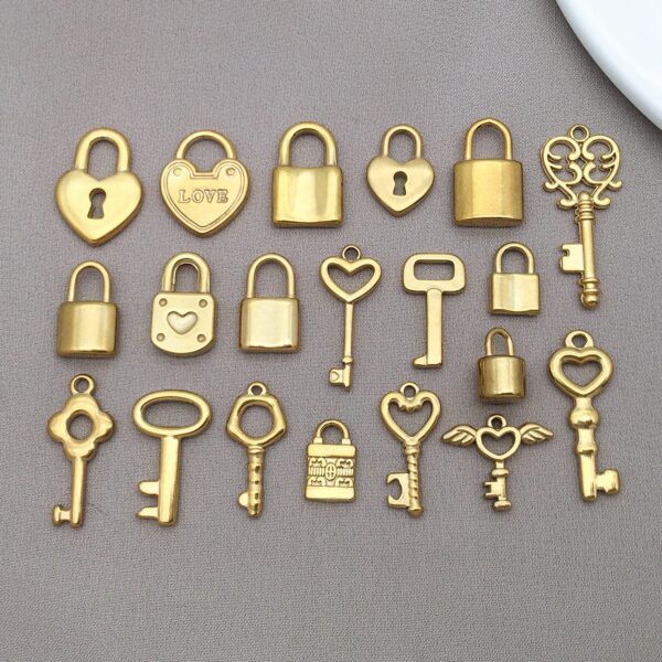 Wholesale Smooth Love Key Love Lock Stainless Steel Pendant