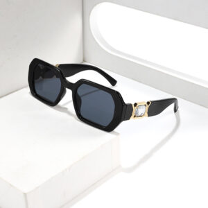 Wholesale Women's Ocean Ribbon Diamond Sunglasses Fashion Box Party Sunglasses