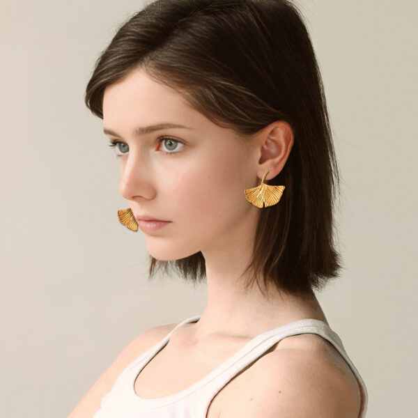 Wholesale Golden Ginkgo Leaf Alloy Leaf Earrings