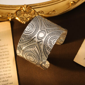 L251-8 eye pattern ancient silver