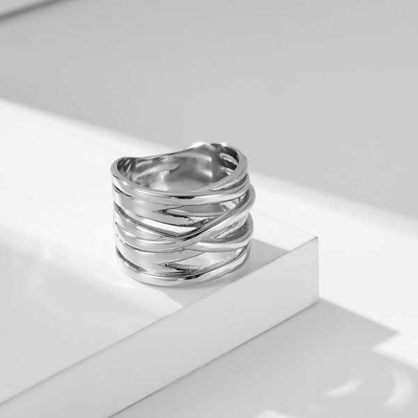 O1CN01uVJm0f2860Y9lAEvi_2816597882-0-cib Wholesale Three color gradient stainless steel ring with three-dimensional weaving