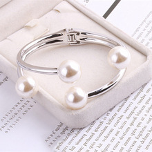 silver of four pearls