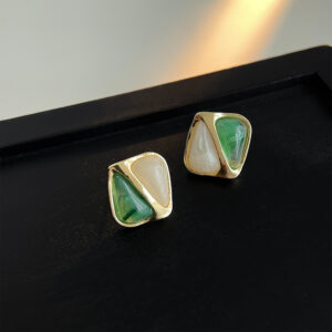 Vintage green square contrast