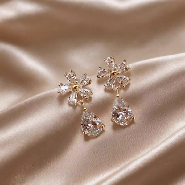 Wholesale Water droplet crystal flower earrings
