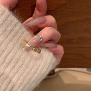 [style e] / Adjustable opening