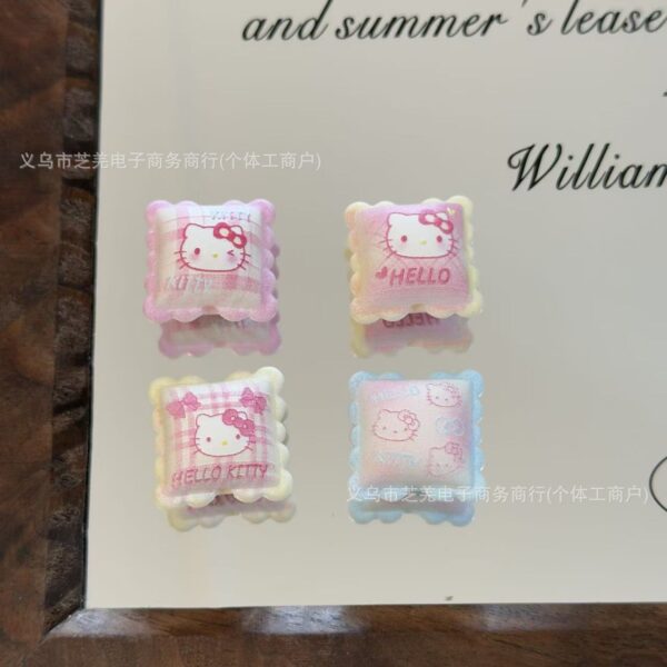 Wholesale 10pcs embossed cartoon cat lace pillow acrylic beads