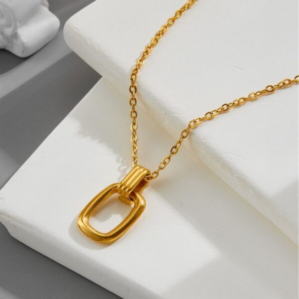 Wholesale Titanium Steel Fadeless Entry Luxury 18K Gold Geometric Double Ring Clavicle Chain