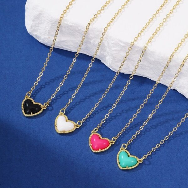 Wholesale Colorful peach heart collarbone necklace