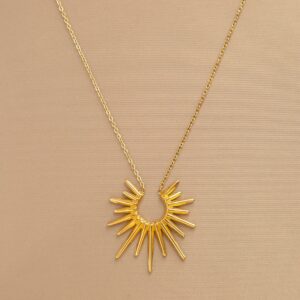 Sun Mang Star Pendant Necklace