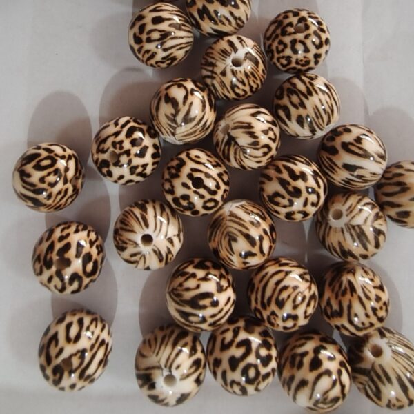 O1CN01vkx4eh1QErIIjoRF1_2201245431945-0-cib Wholesale 5pcs 20mm Acrylic Cute Coffee Color Small Leopard Print Beads