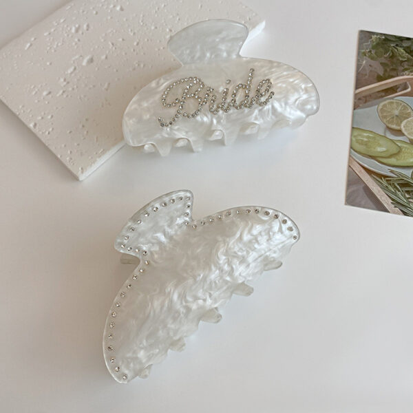 Wholesale Transparent diamond studded letter shark clip