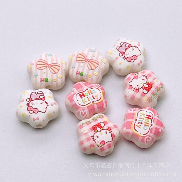 Wholesale 15mm Embossed Double-Sided Printed Plum Blossom Vertical Perforation Acrylic Beads OLY Exclusive