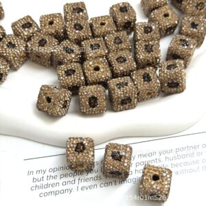 Square leopard print on all sides