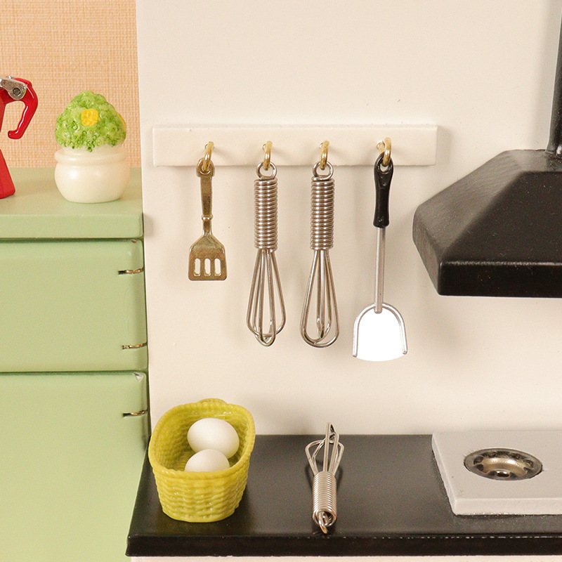 Wholesale Miniature food toy simulation e beater mixer kitchen model Doll Aessories