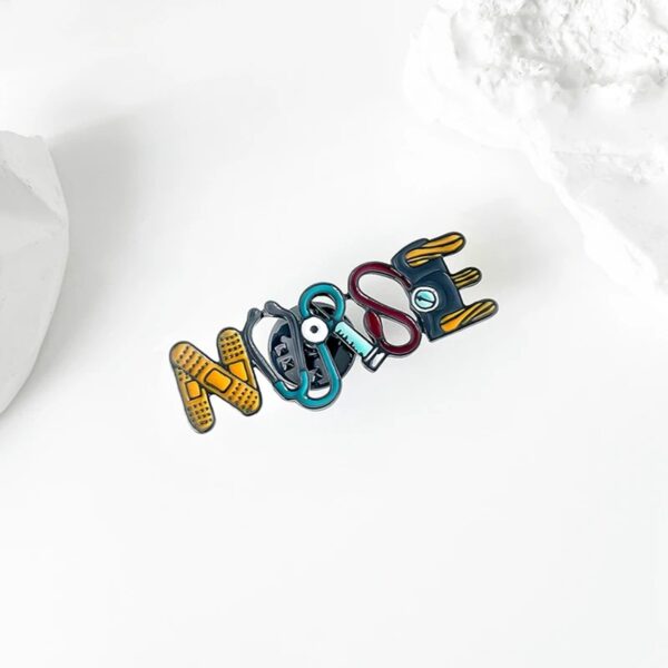 O1CN01w3J7Xm1g3RGdXmOHr_2217541994086-0-cib Wholesale Medical Series Brooch Syringe Stethoscope Letter Pin