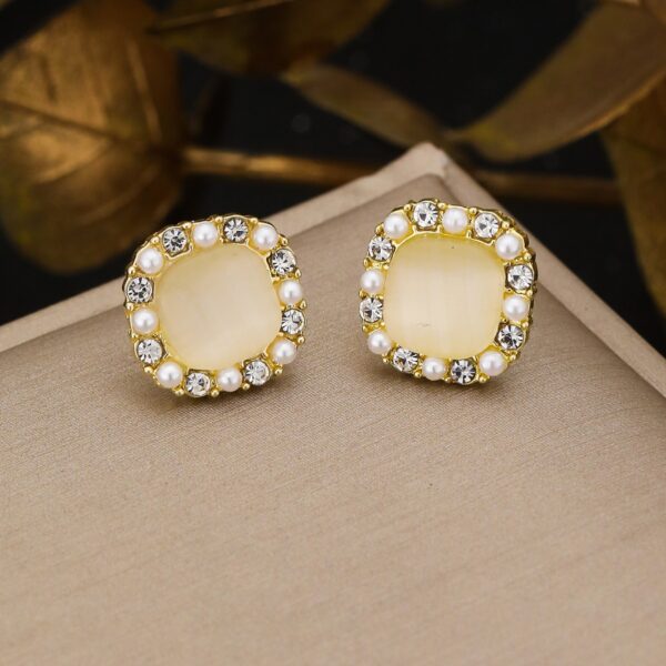 Wholesale Cubic sugar cat's eye stone diamond pearl earrings women's light luxury high-level gentle temperament earrings fashion all-match earrings