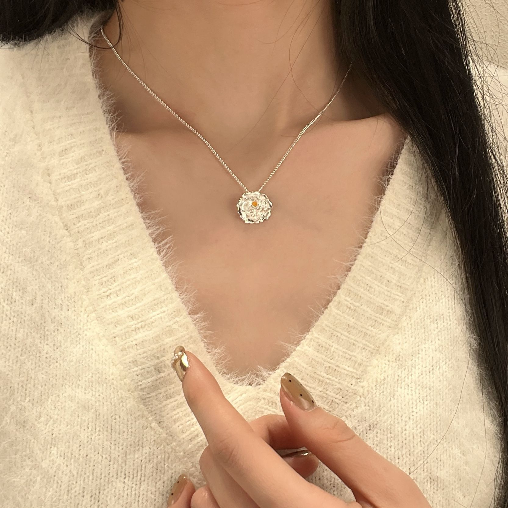 Wholesale Peony pendant necklace