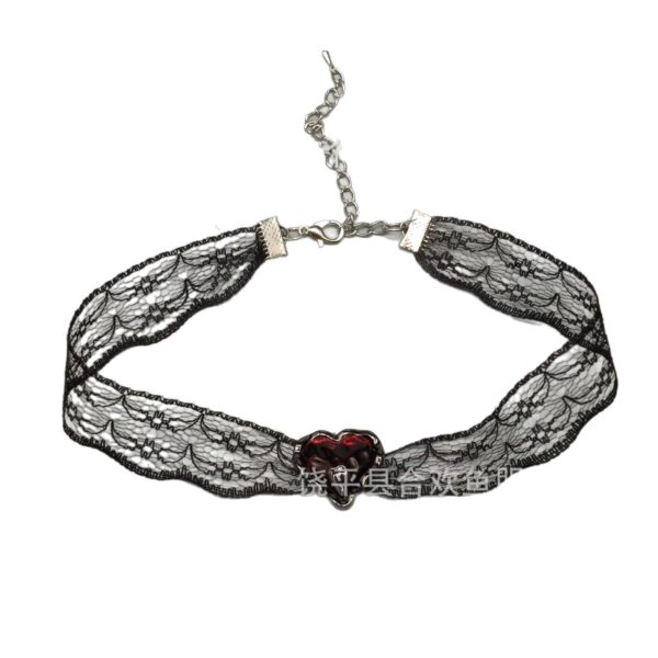 Wholesale Hollow out red lace heart-shaped collarbone chain