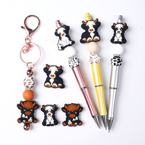 O1CN01wnl7lR1MYJiMICCer_2216022041446-0-cib Wholesale cartoon highland bull Focal Beads