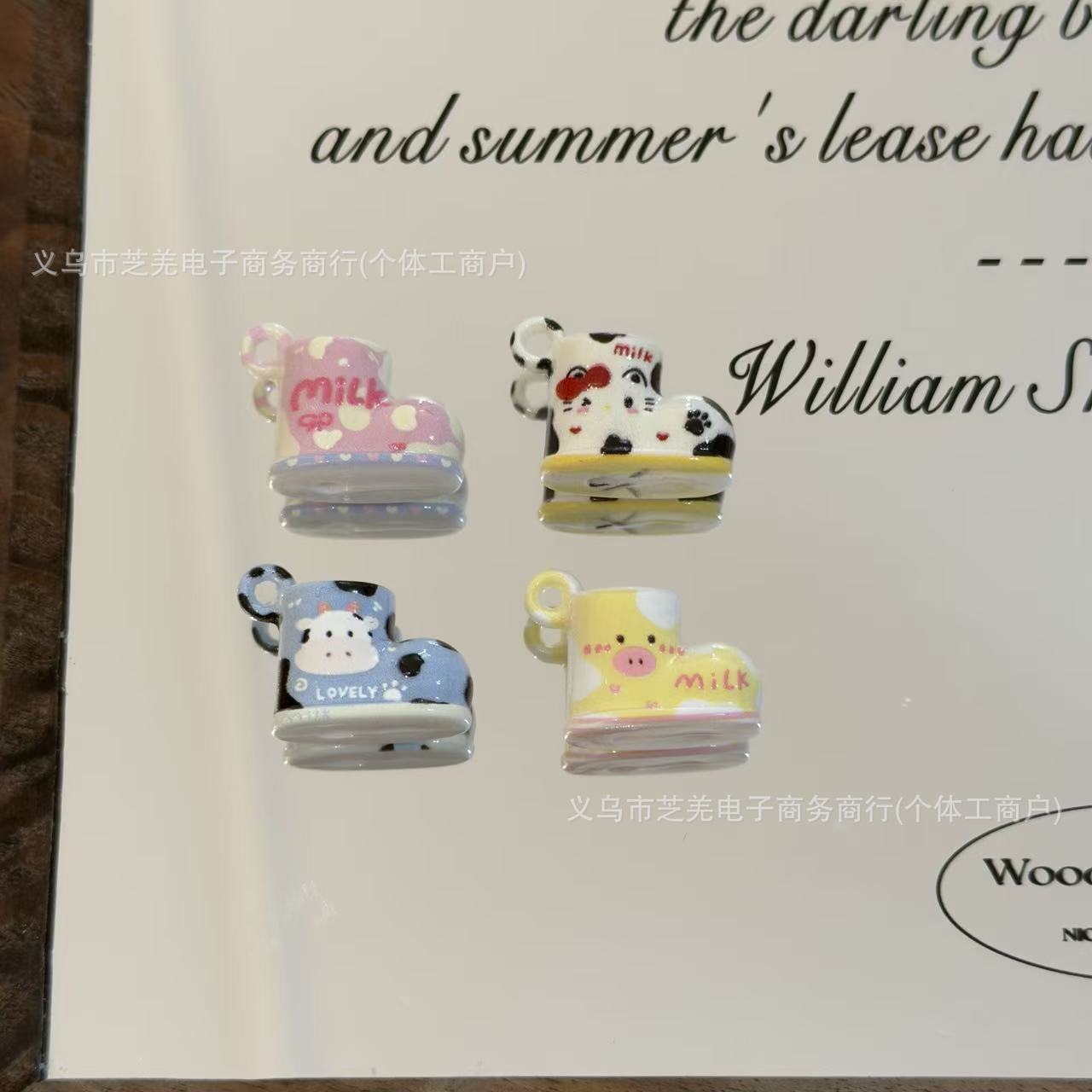 Wholesale cow cartoon cat boots with hanging holes acrylic beads