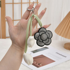 Tulip black white diamond / Keychain + plum blossom