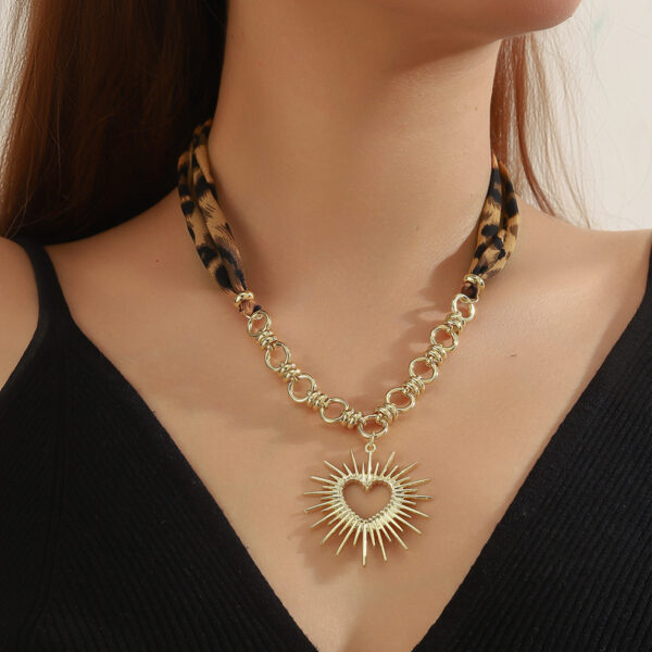 O1CN01x4ifmi1VD60OPe4cF_2466522618-0-cib Wholesale Silk f leopard print fabric patchwork love Valentine's Day necklace