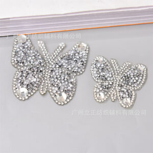 A silver one / Large size: 6*6CM; Weight about 6.1g/a