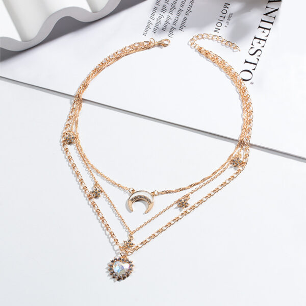 O1CN01xLGykt2MTjh8va0bz_3931309829-0-cib Wholesale Long crystal heart-shaped moon necklace