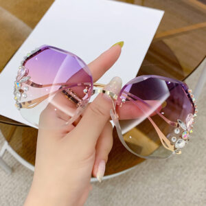 Wholesale Frameless cutting edge inlaid with diamonds Women Sunglasses