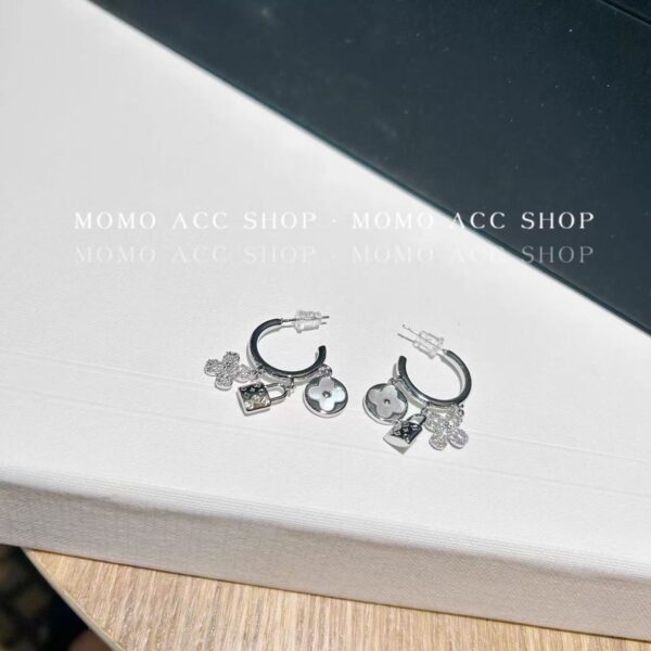 Wholesale Lockhead flower petal studded diamond earrings