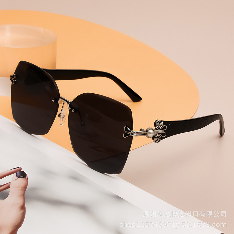 Wholesale lygonal frameless cutting Women Sunglasses