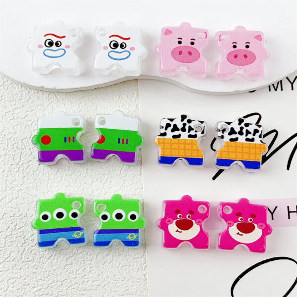 Wholesale 10pcs double-sided printed cartoon pig puzzle acrylic beads