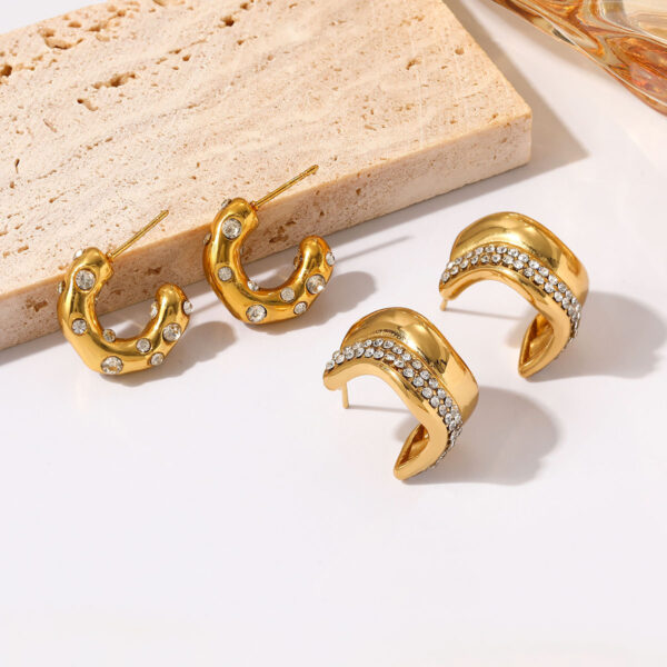 Wholesale Stainless steel diamond-studded earrings for women, gold-colored