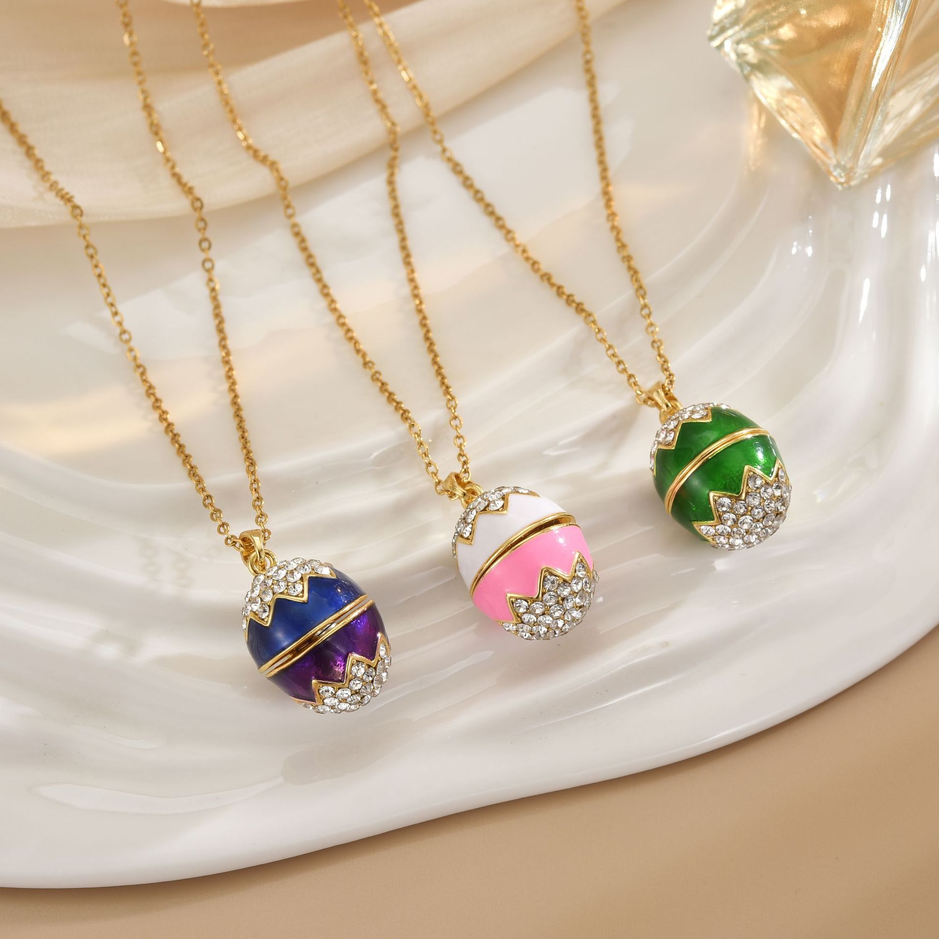 Wholesale Enamel colored Easter es with diamond inlay necklace