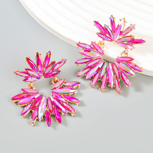O1CN01xxoAOu2II3AxCq8lR_2473019262-0-cib Wholesale Diamond studded sparkling rhinestone flower earrings