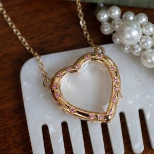 Heart-shaped pink diamond glass necklace (empty box)