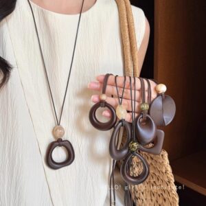Wholesale Irregular circular pendant with adjustable long necklace