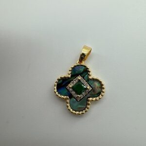 Four-leaf flower (abal shell)