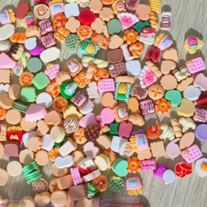 10-piece food and toy set (various mixed styles)